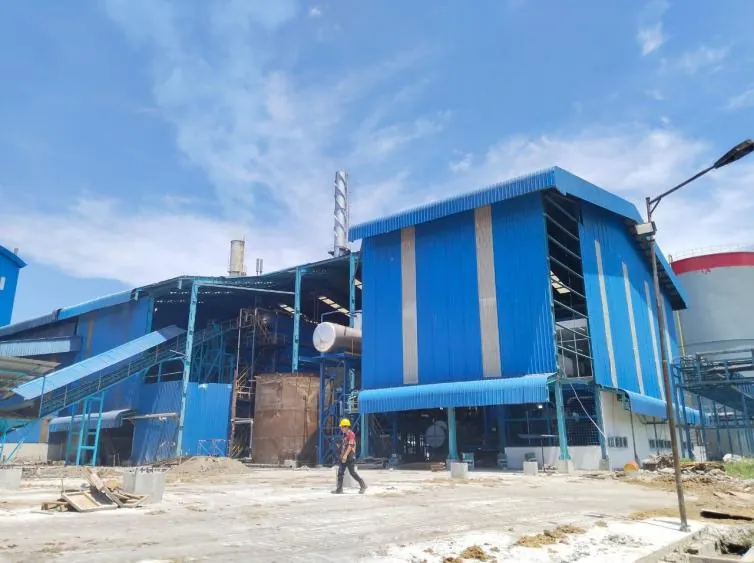 Illustrative photo of palm oil mills and refineries work