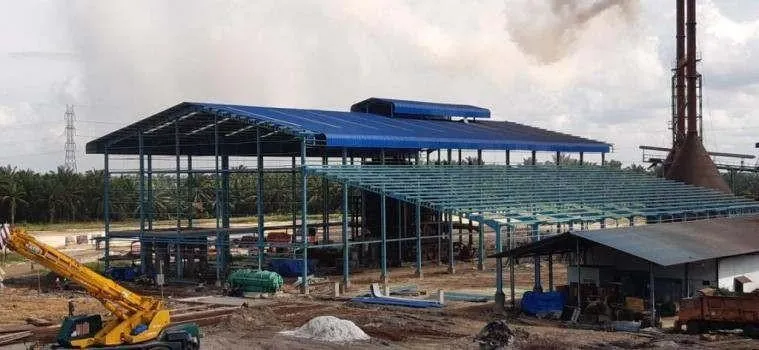 Illustrative photo of palm oil mills and refineries work